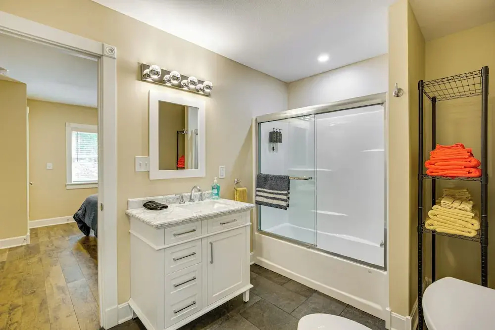 Walk Downtown: Historic Home in Excelsior Springs