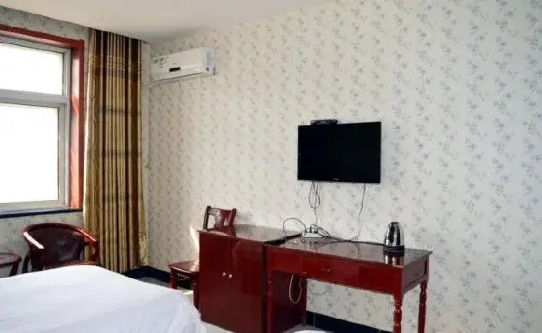Yijia Business Hotel