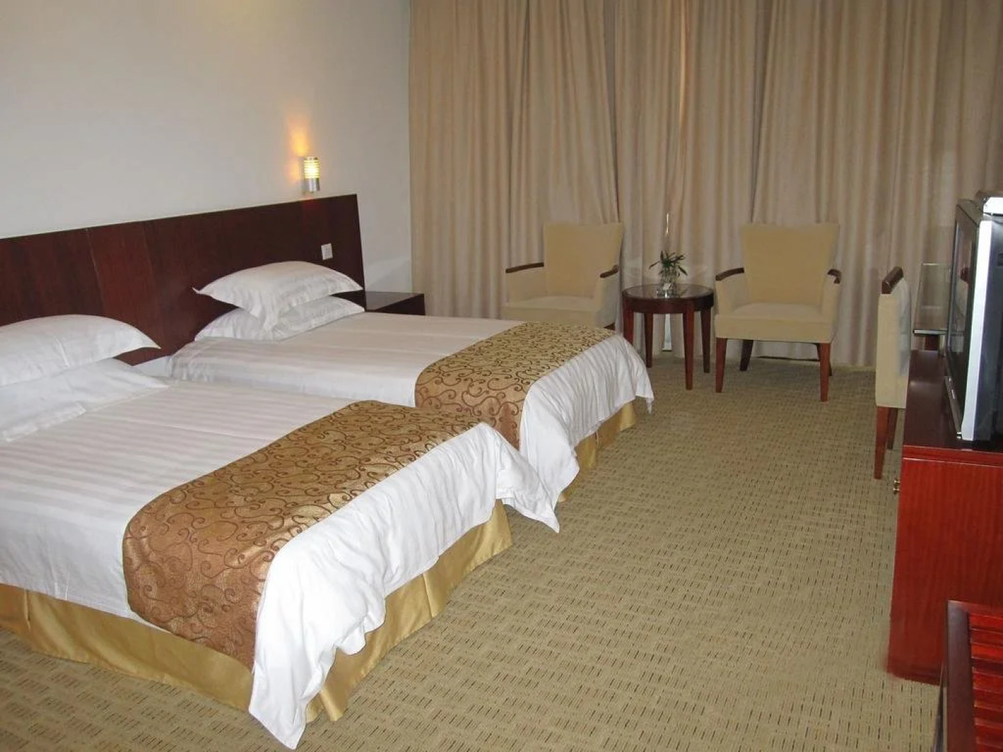 Jiuhuashan Yangshan Centre Hotel