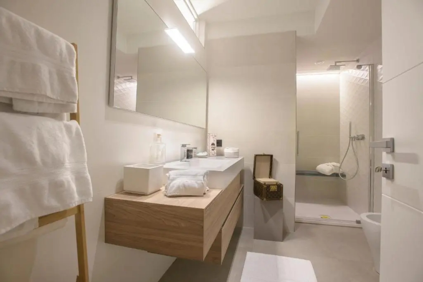 VistAmare Luxury Retreat