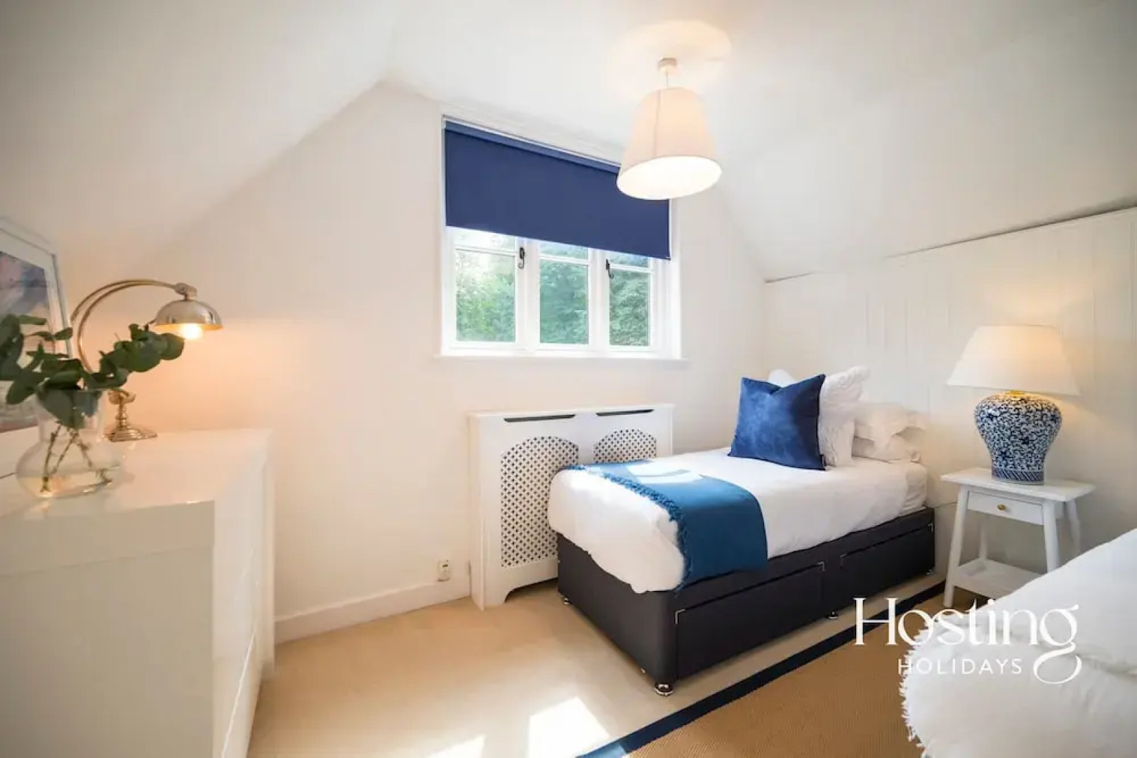 Magnolia Lodge - 4 Beds Fabulous Garden Parking