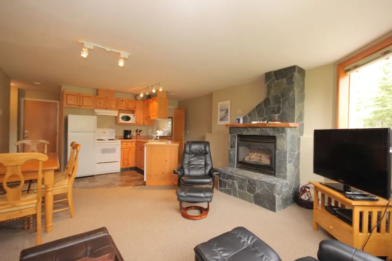 Timberline Lodges by Fernie Lodging Company