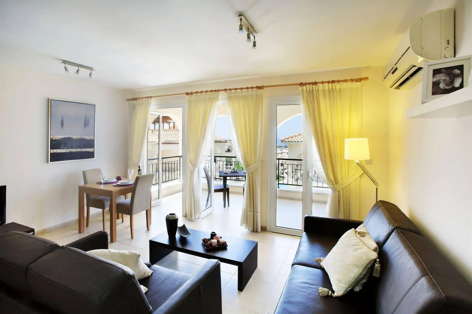 St Nicolas Elegant Residence