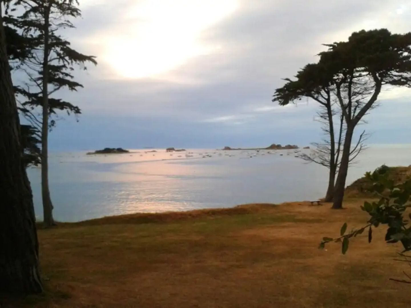 House With 2 Bedrooms in Penvénan, With Enclosed Garden and Wifi - 500