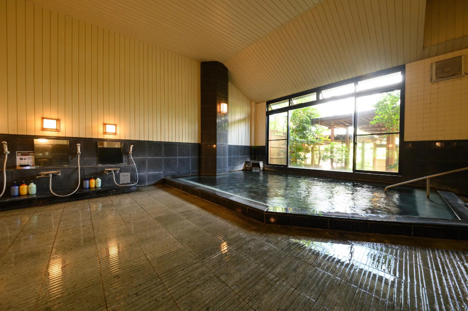 Yufuin Onsen Ryokan Mebaeso