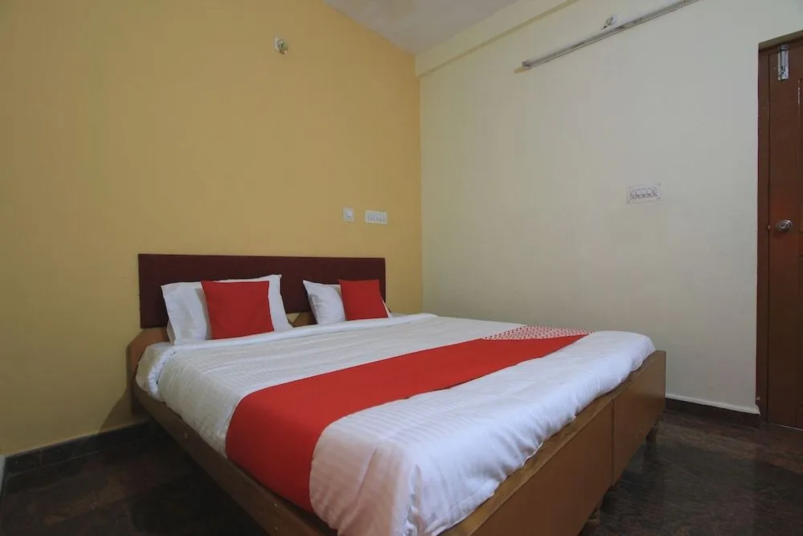 Oyo 29159 Varsha Boarding And Lodging