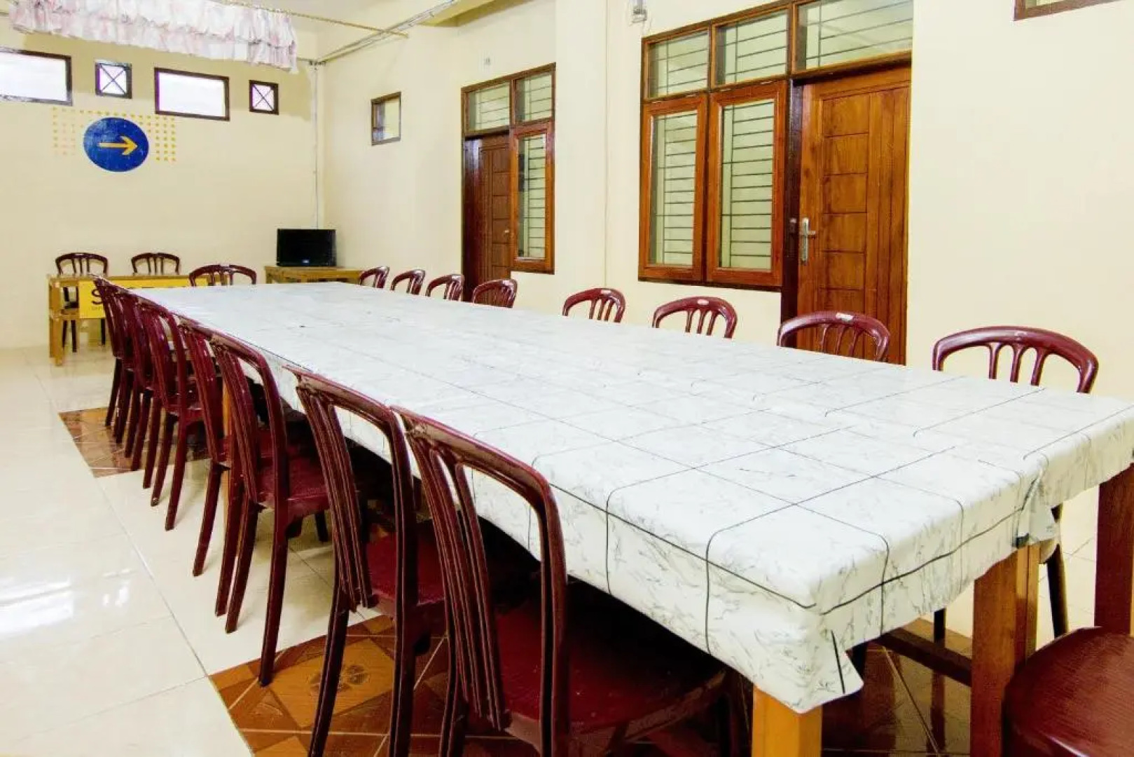 SPOT ON 2076 Hotel Stadion