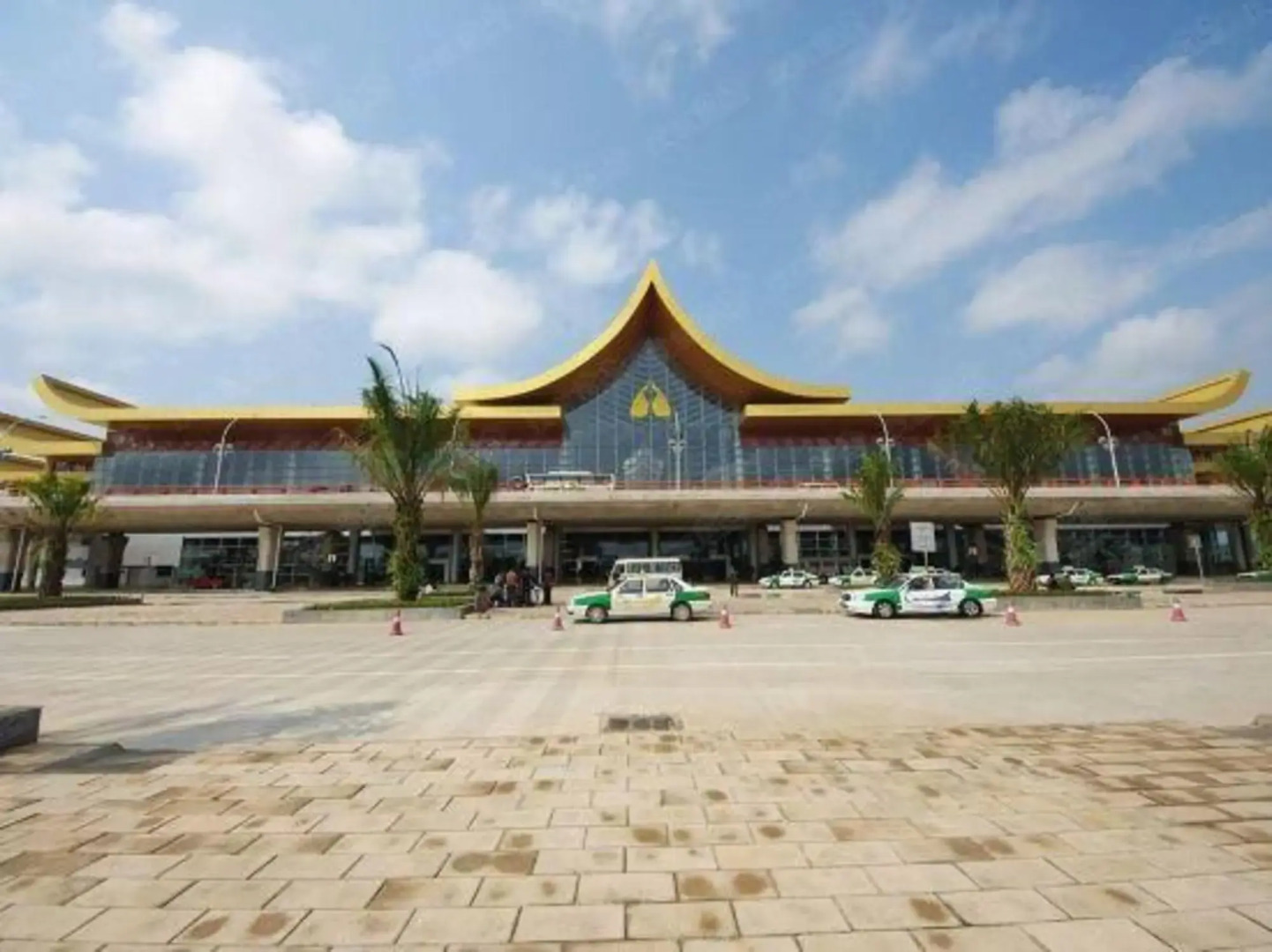 Yijiayi Holiday Hotel