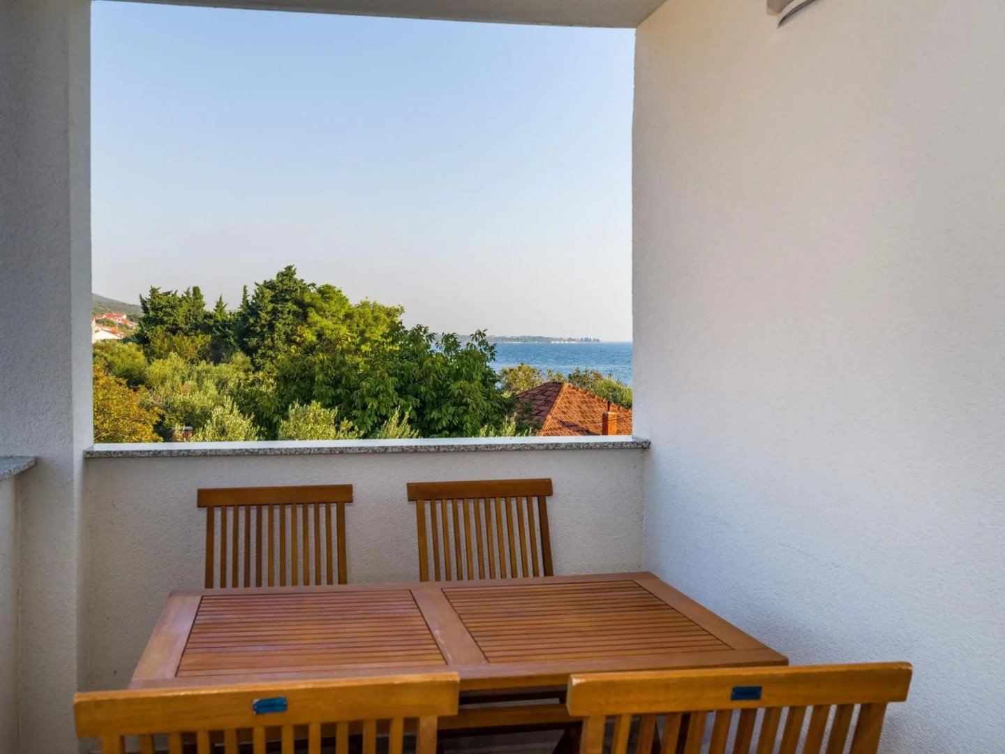 Apartment With Direct Sand Beach Access