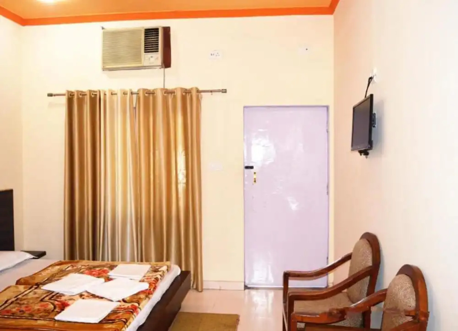 Hotel Goverdhan Tourist Complex
