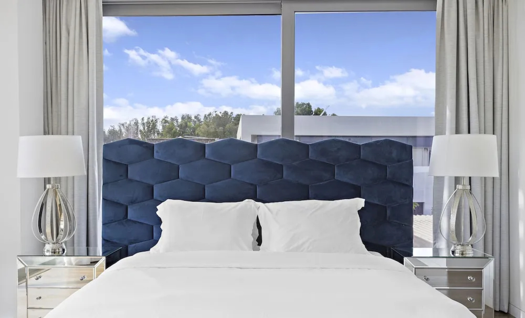 WelHome - Extraordinary Giant Water Villa on Nurai Island