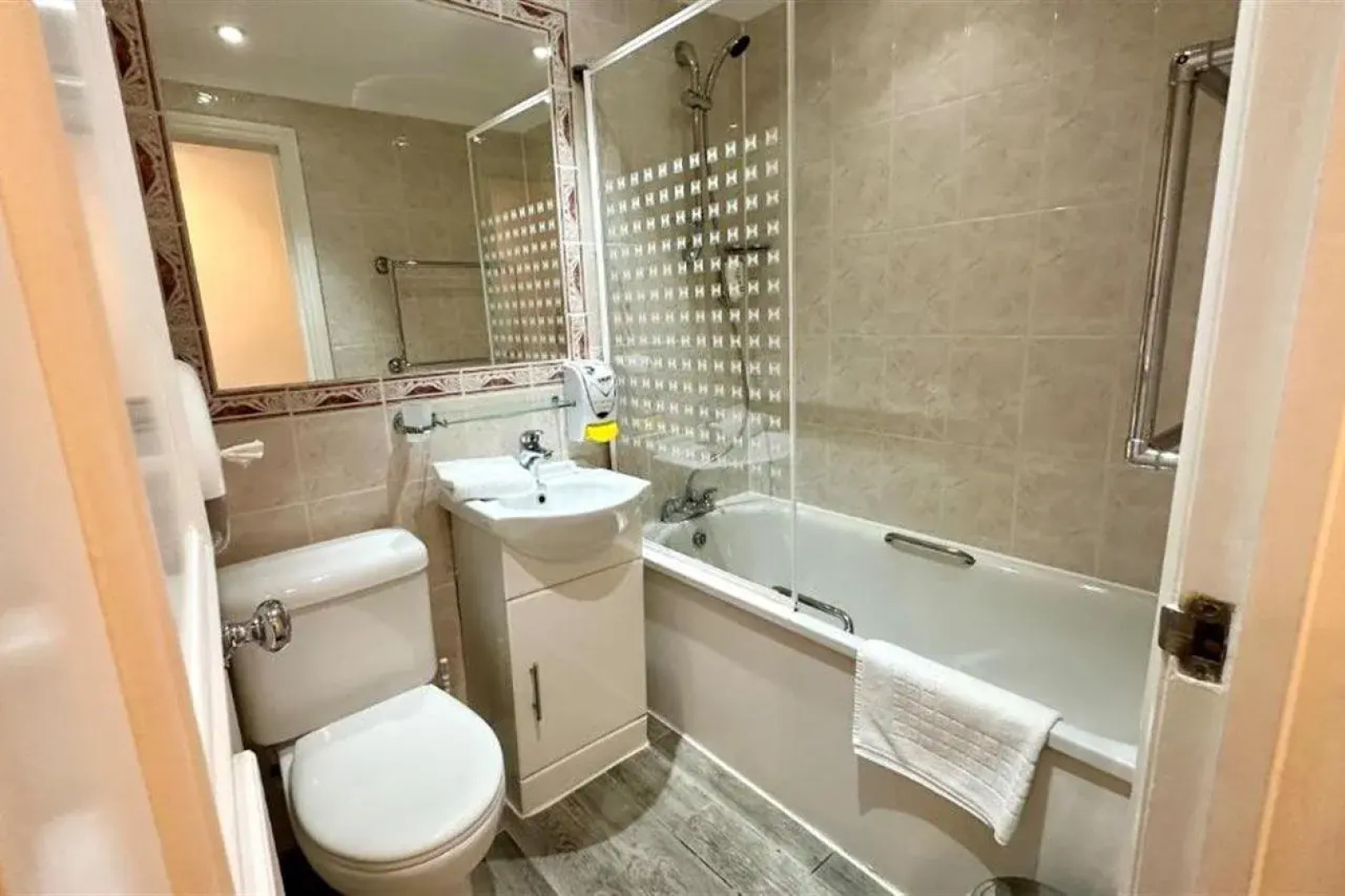 Smart Hyde Park View - Hostel