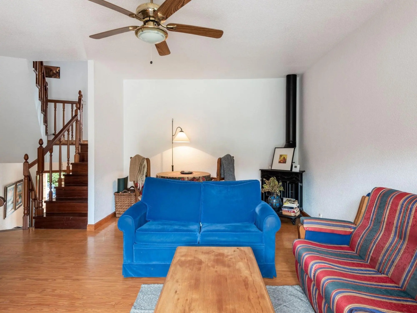 Lovely Holiday Home in Loredo a Stonethrow From the Beach & Communal Pool