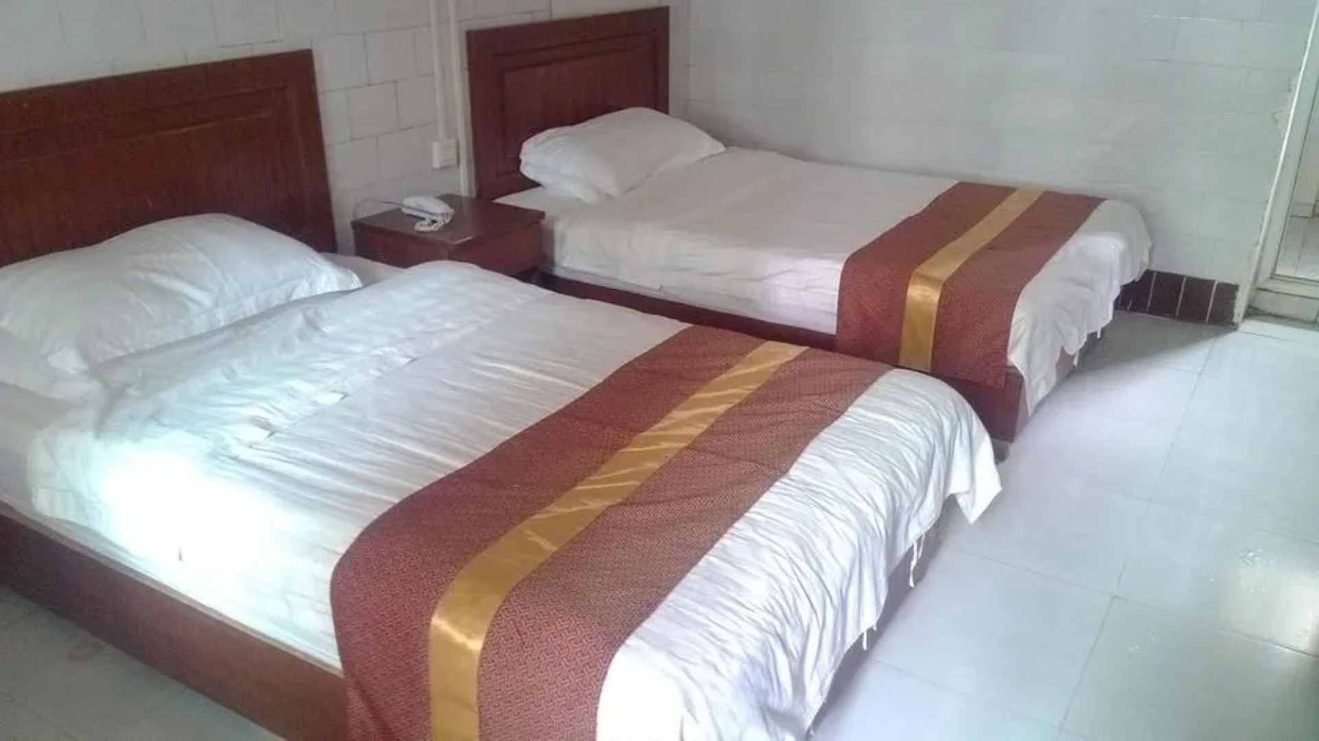 Wuzhishan Baolong Hotel
