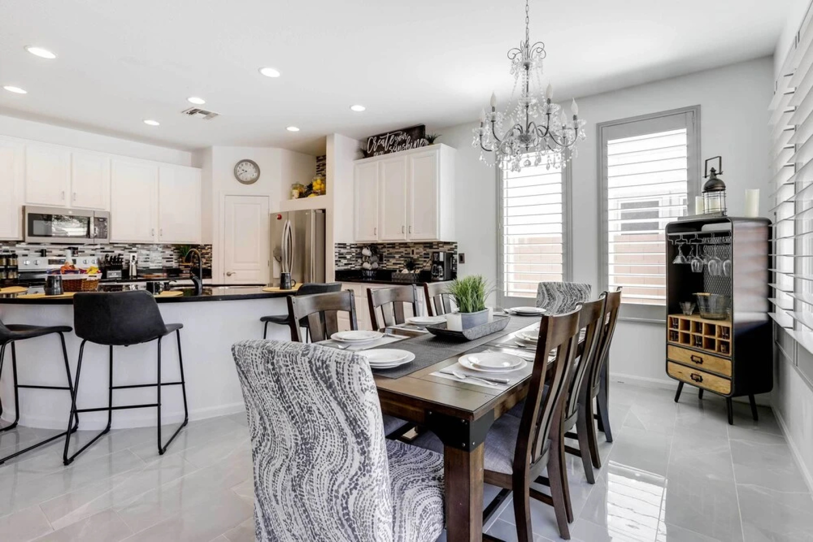 Pool, Fire Pit & Grill: Goodyear Home!
