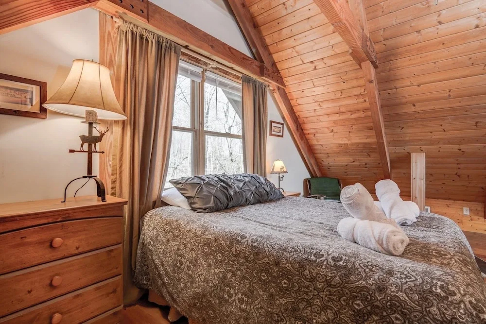 Red Wolf - 2 Br Cabin