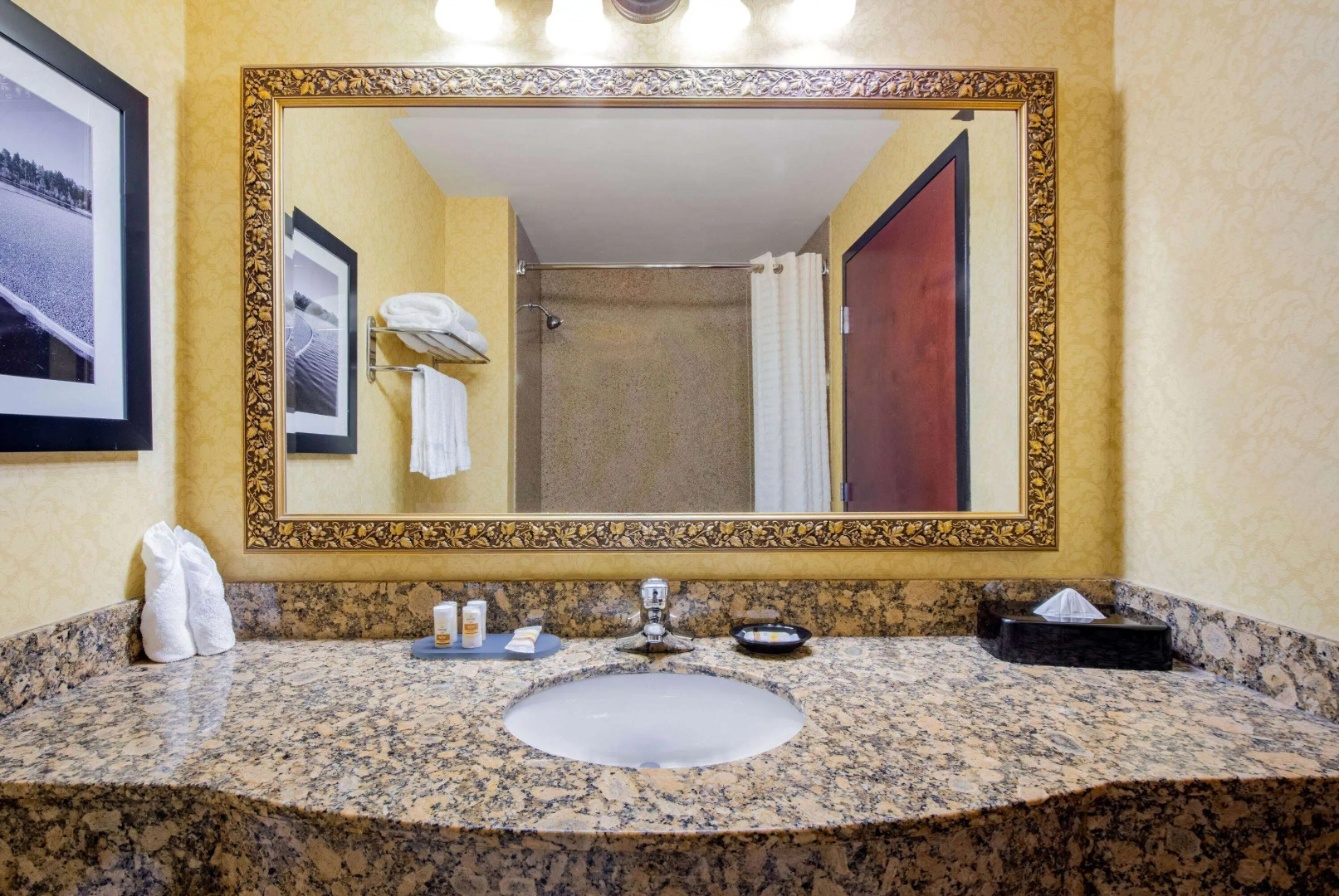 La Quinta Inn & Suites by Wyndham Mt. Laurel - Philadelphia