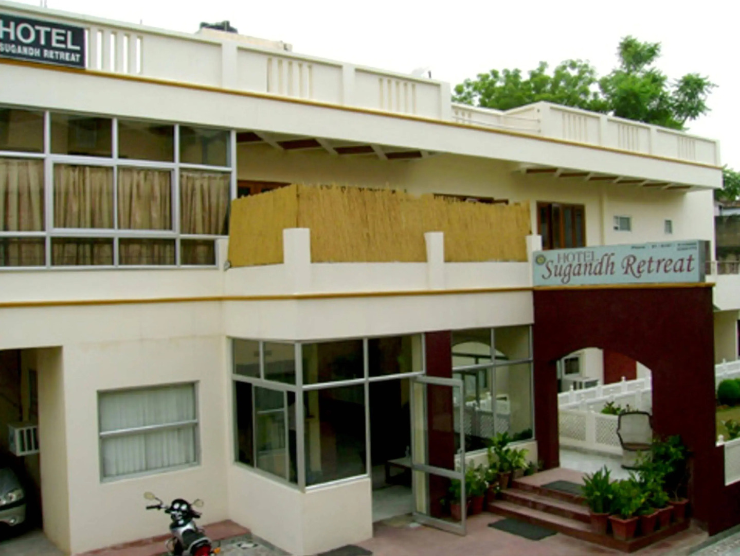 Hotel Sugandh Retreat