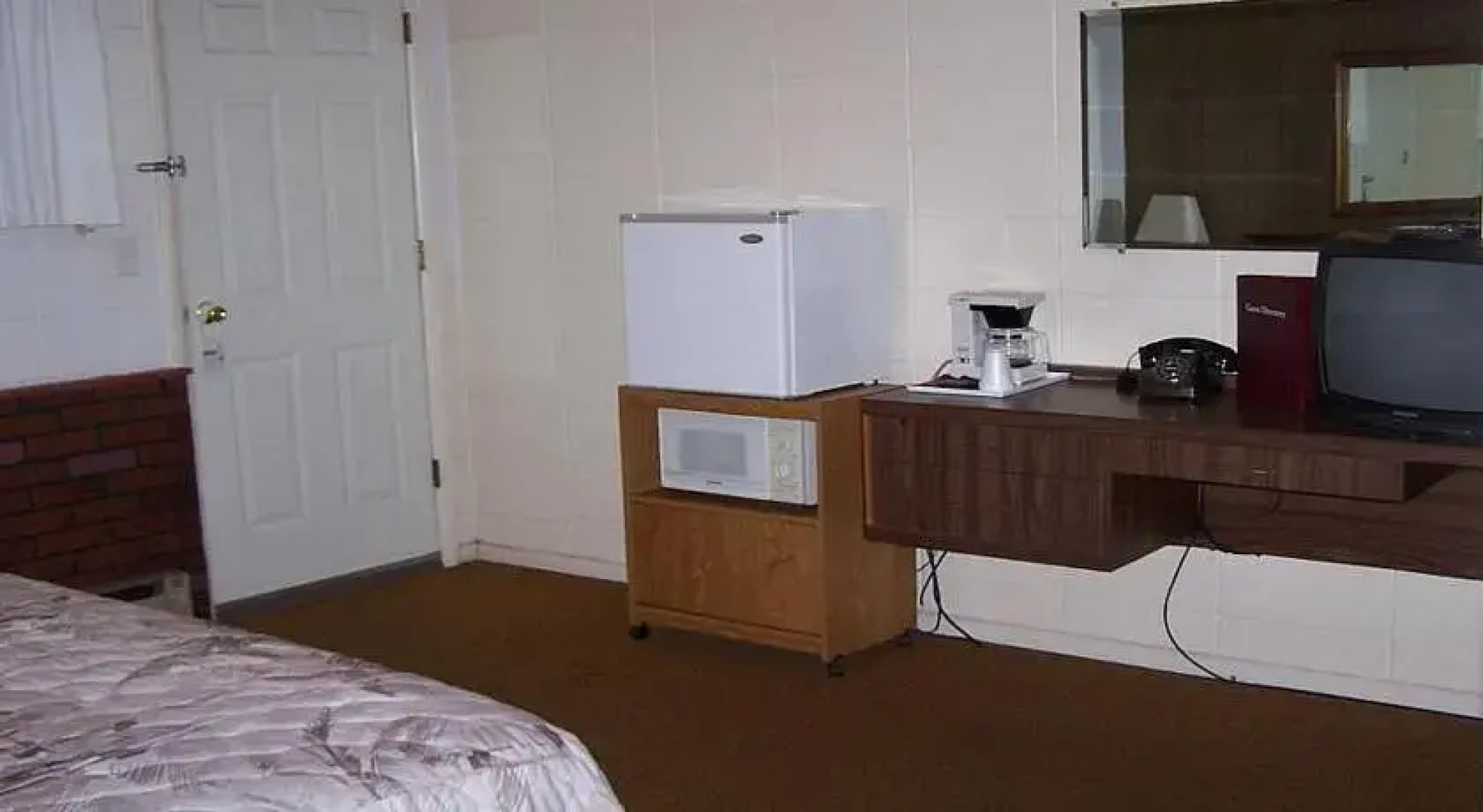 Colonial Motel