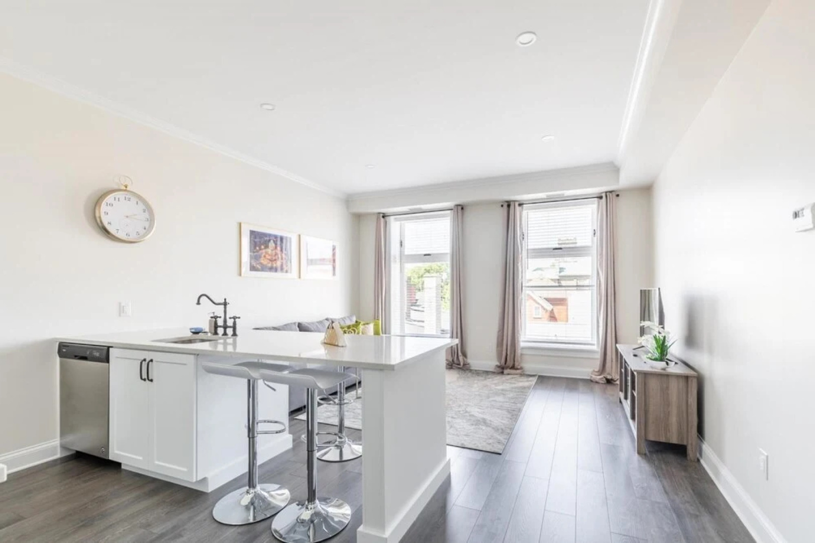 Iconic Rideau 1Bd Unit Balcony Free Parking 2