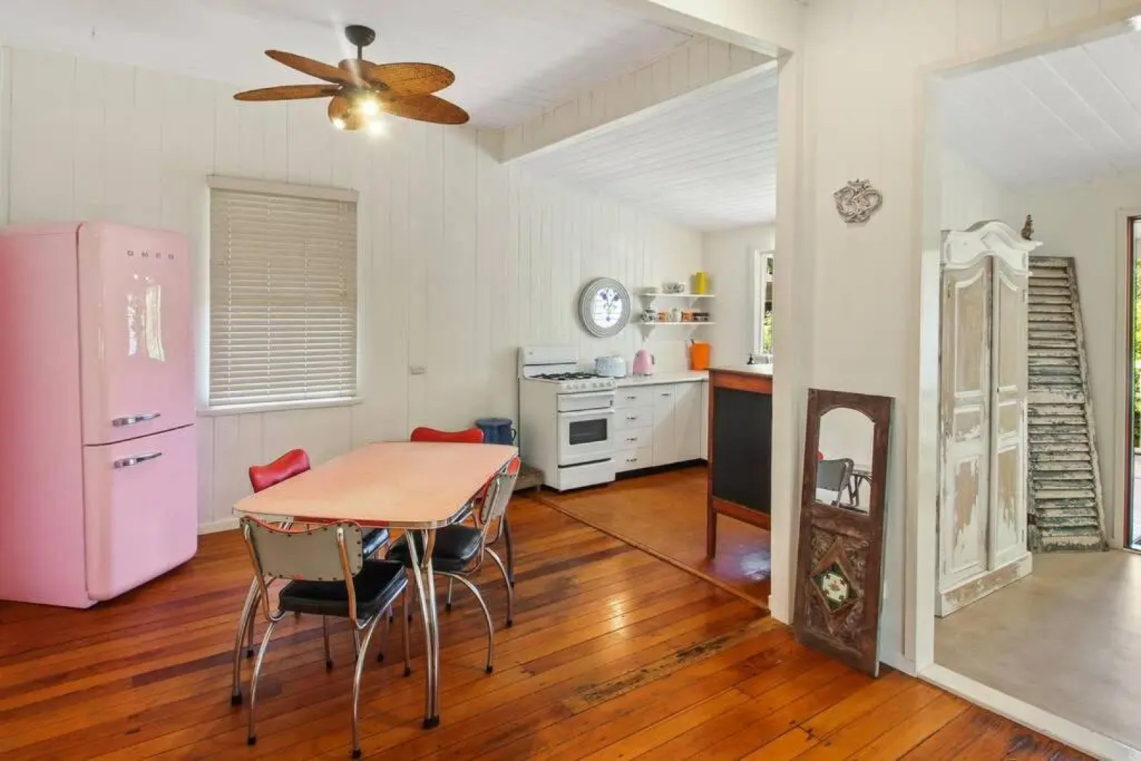 1910 Retro Styled, Pet Friendly, Traditional Queenslander Home
