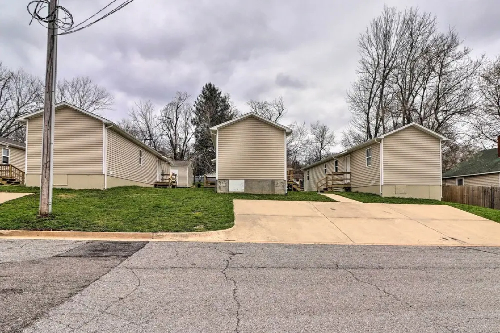 Cozy West Plains Home Near Shopping & Dining!