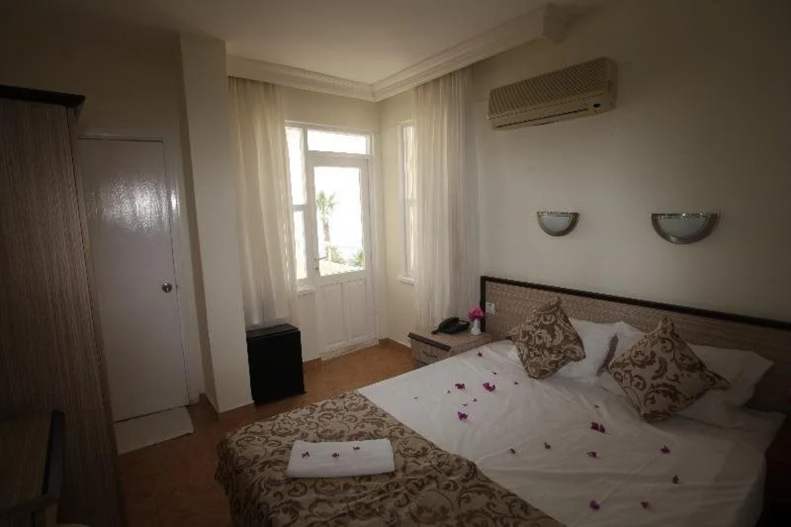 San Francisco Beach Hotel