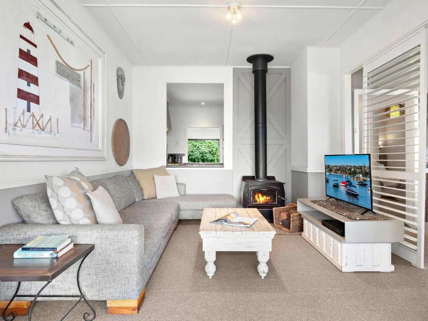 THE BEACH HOUSE Gerroa 4pm check out Sundays