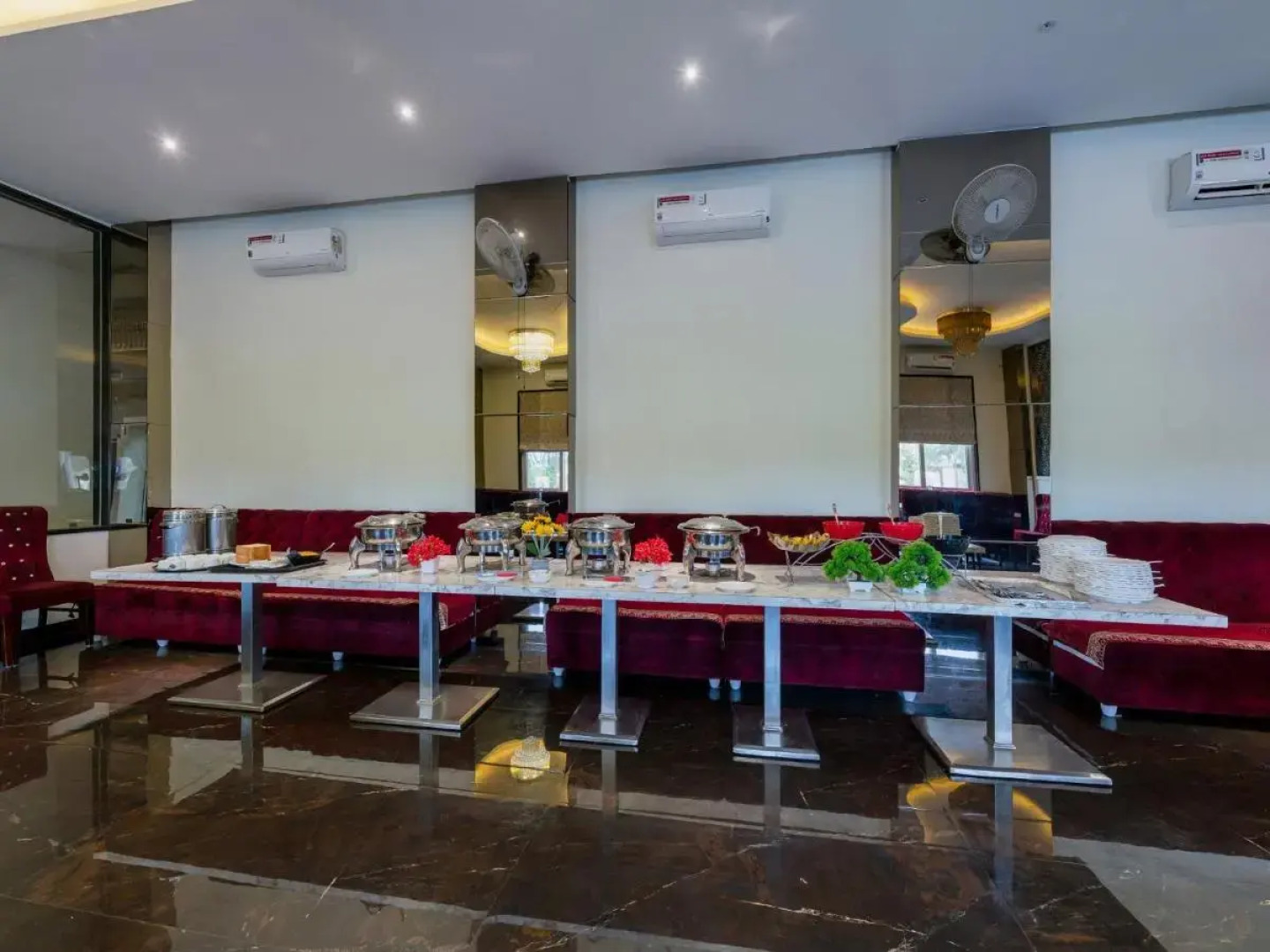 Hotel Chandradeep Regency