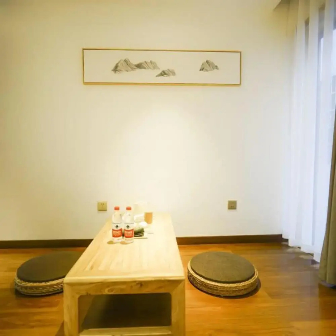 Yinlu Bedroom Fenghuang Hongqiao Shop