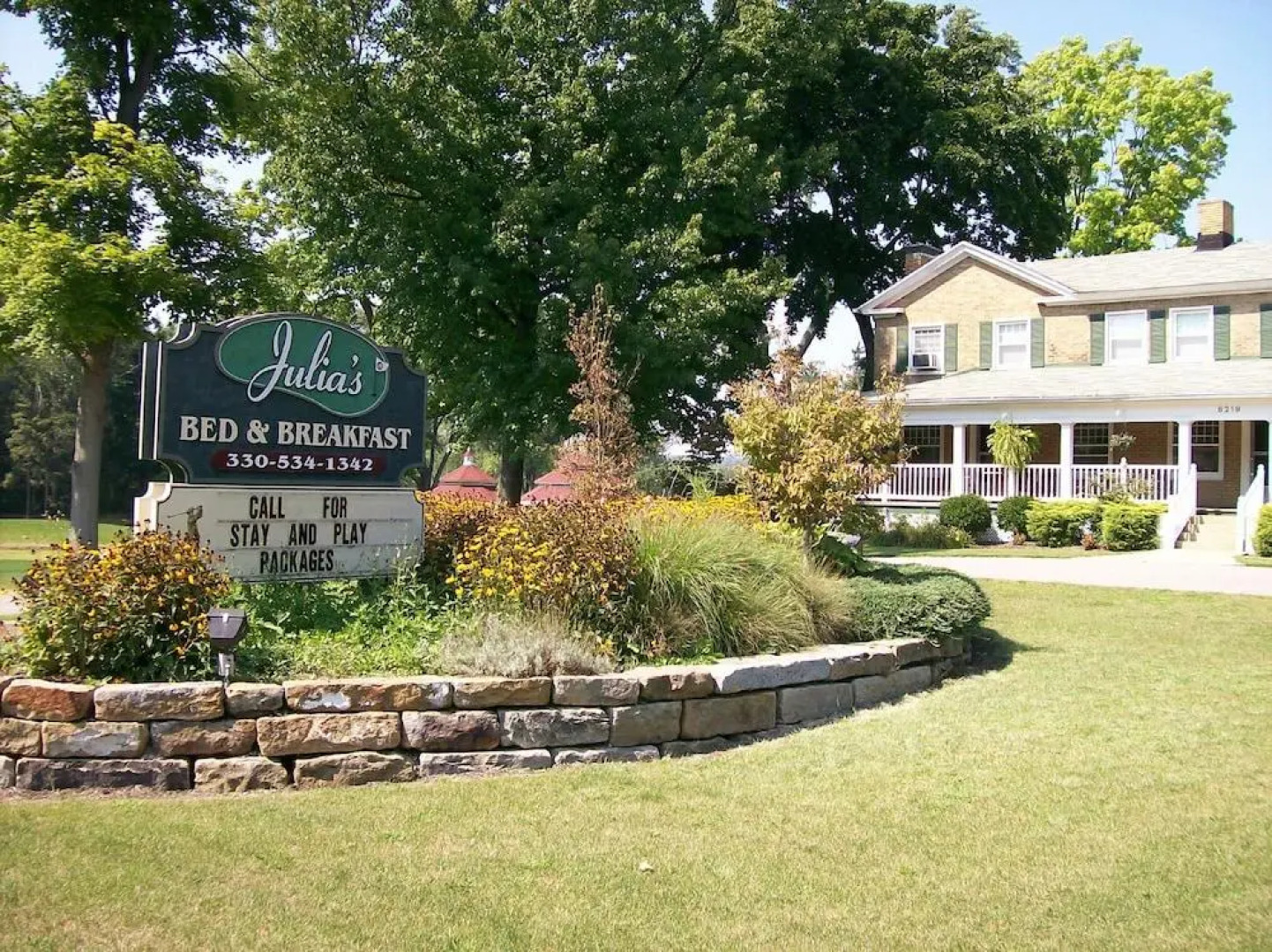 Julia's Bed & Breakfast