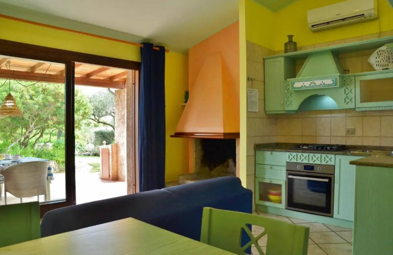 Villino immerso nel verde 100 m dal mare