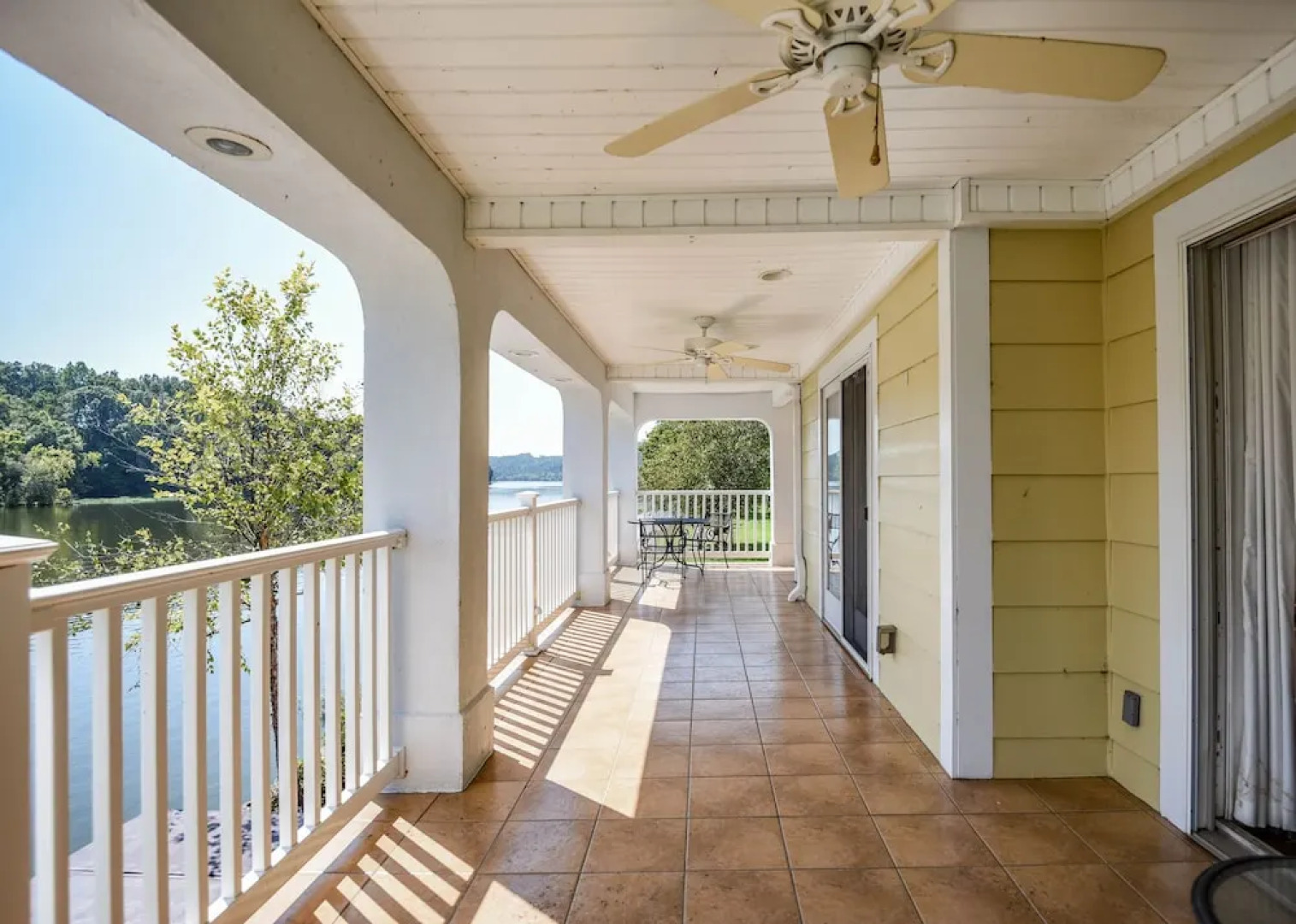 Large Home On Private Peninsula With Hot Tub + Sauna! 4 Bedroom Home