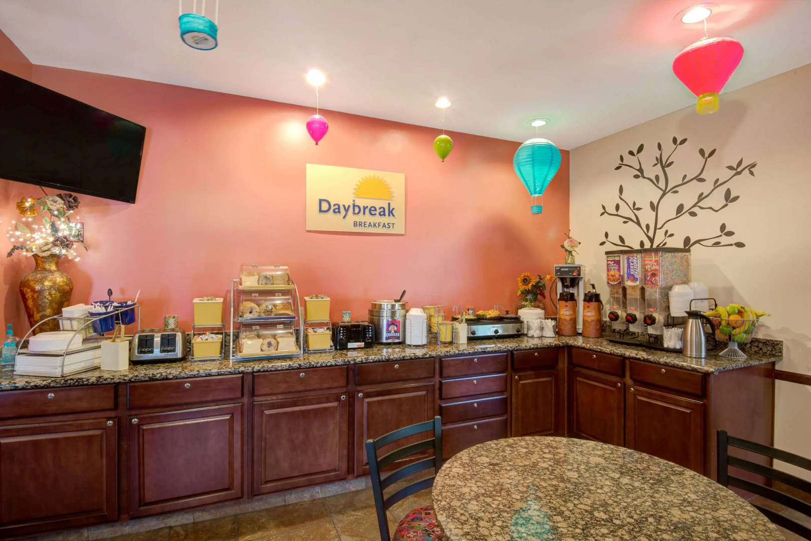 Days Inn & Suites by Wyndham Airport Albuquerque