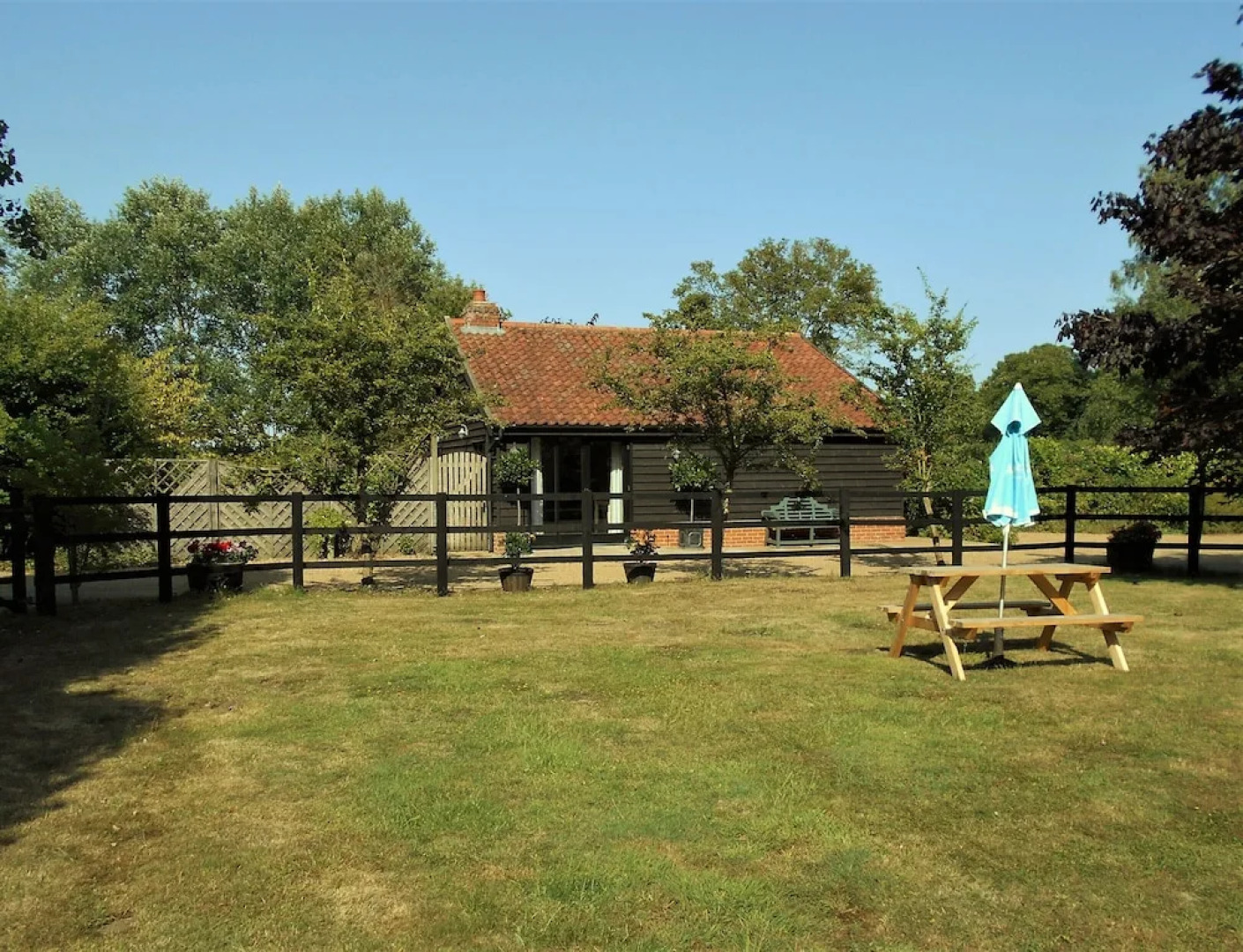 Brundish, Suffolk Barn, 2 Bed Idyllic 6 Acres