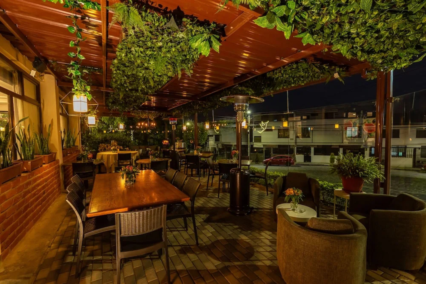 Quindeloma Art Hotel And Gallery