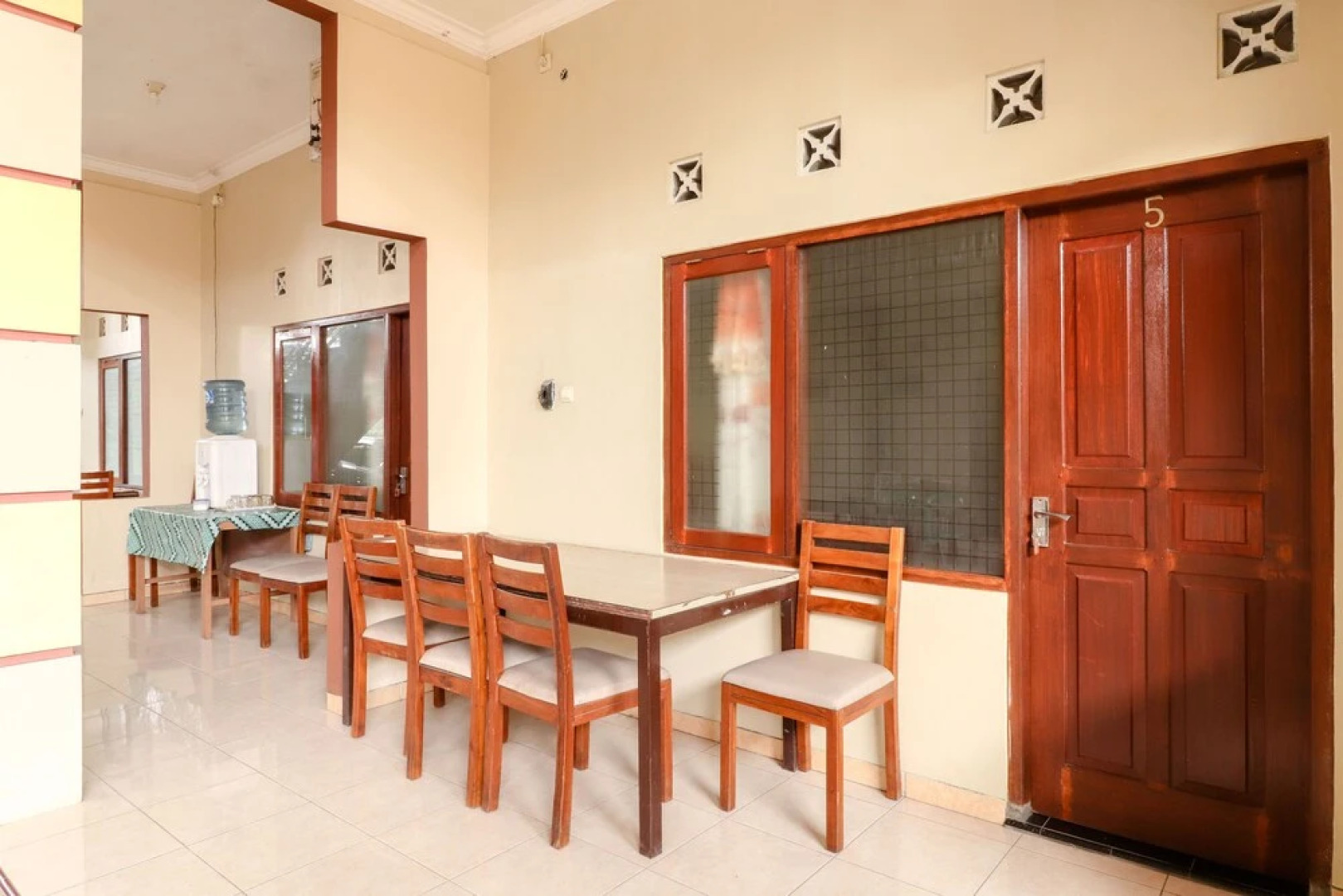 Joglo Family Hotel & Homestay