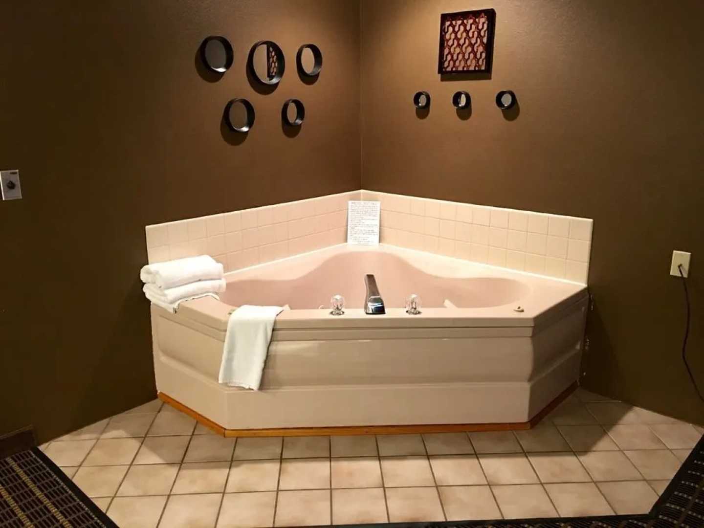 Quincy Inn and Suites