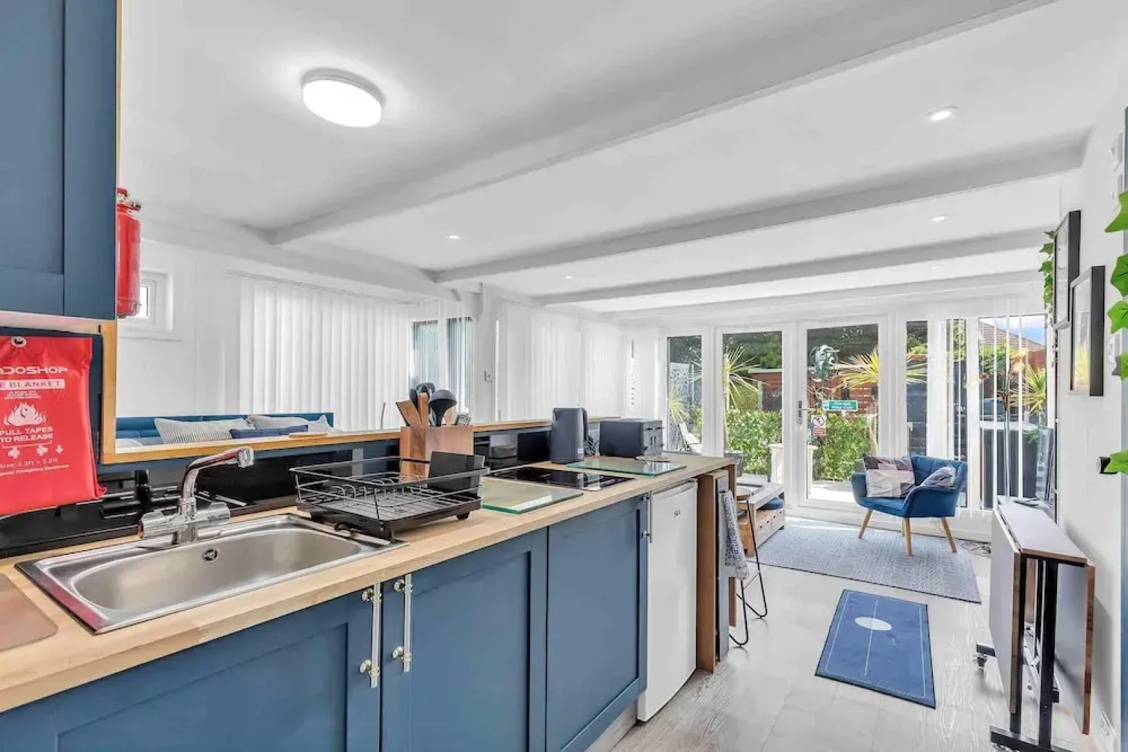 Garden Room With Parking By My Getaways