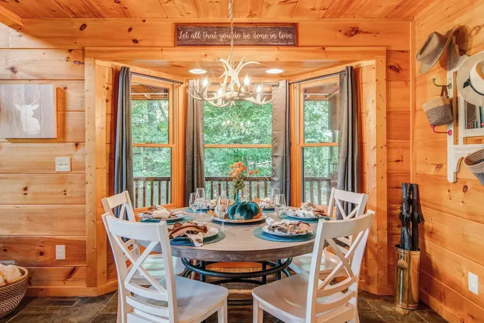 Gorgeous & Secluded 3 BDR Cabin in Mineral Bluff!