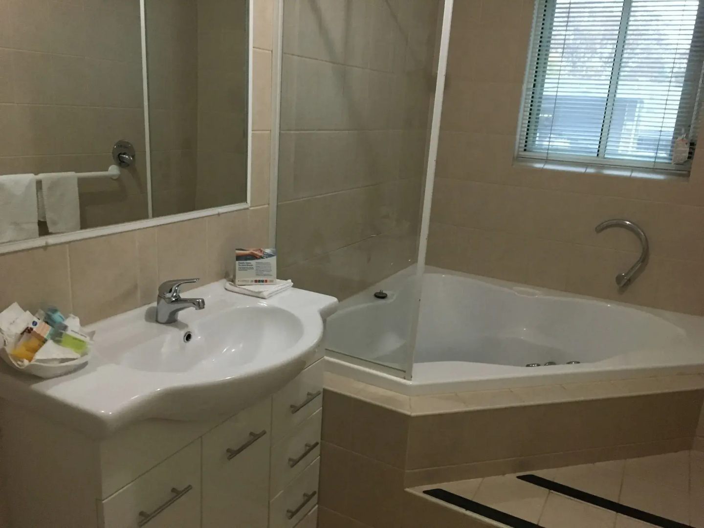Albury Georgian Motel & Suites