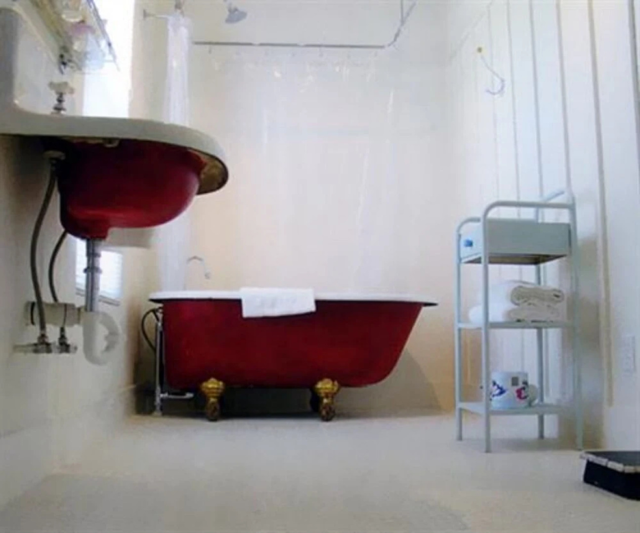 Metro Hotel and Cafe