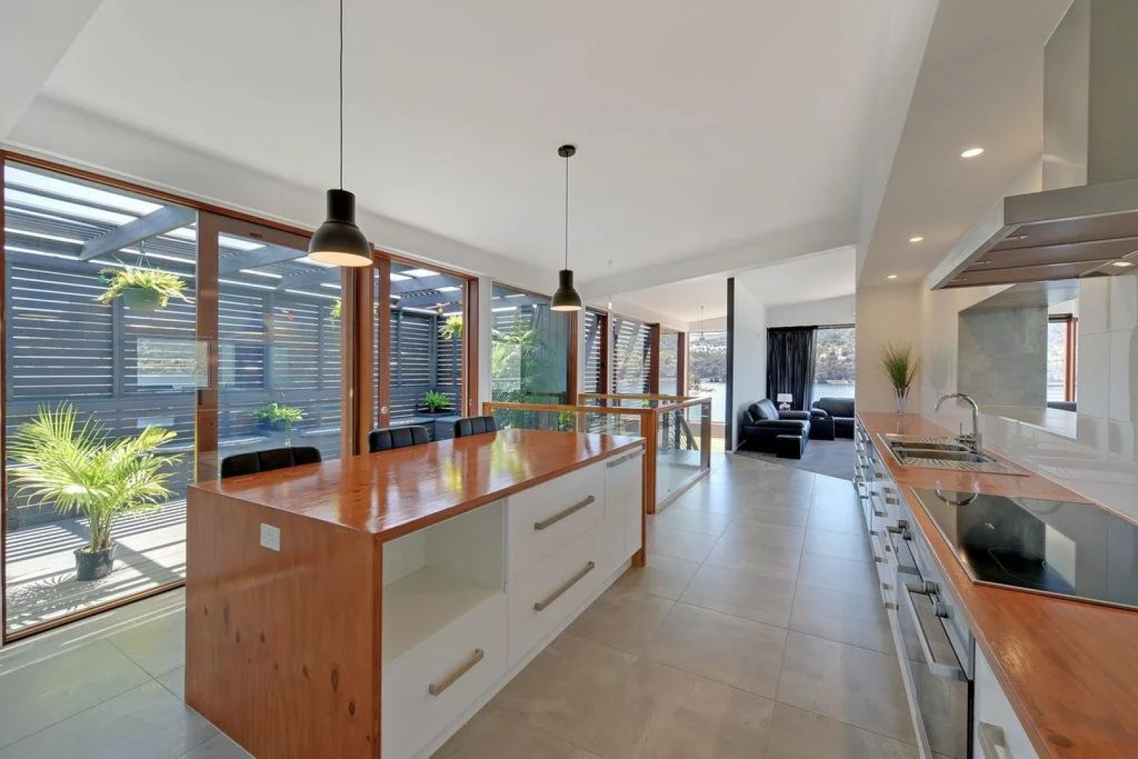 Amazing Unique Five-Star Waterfront Retreat