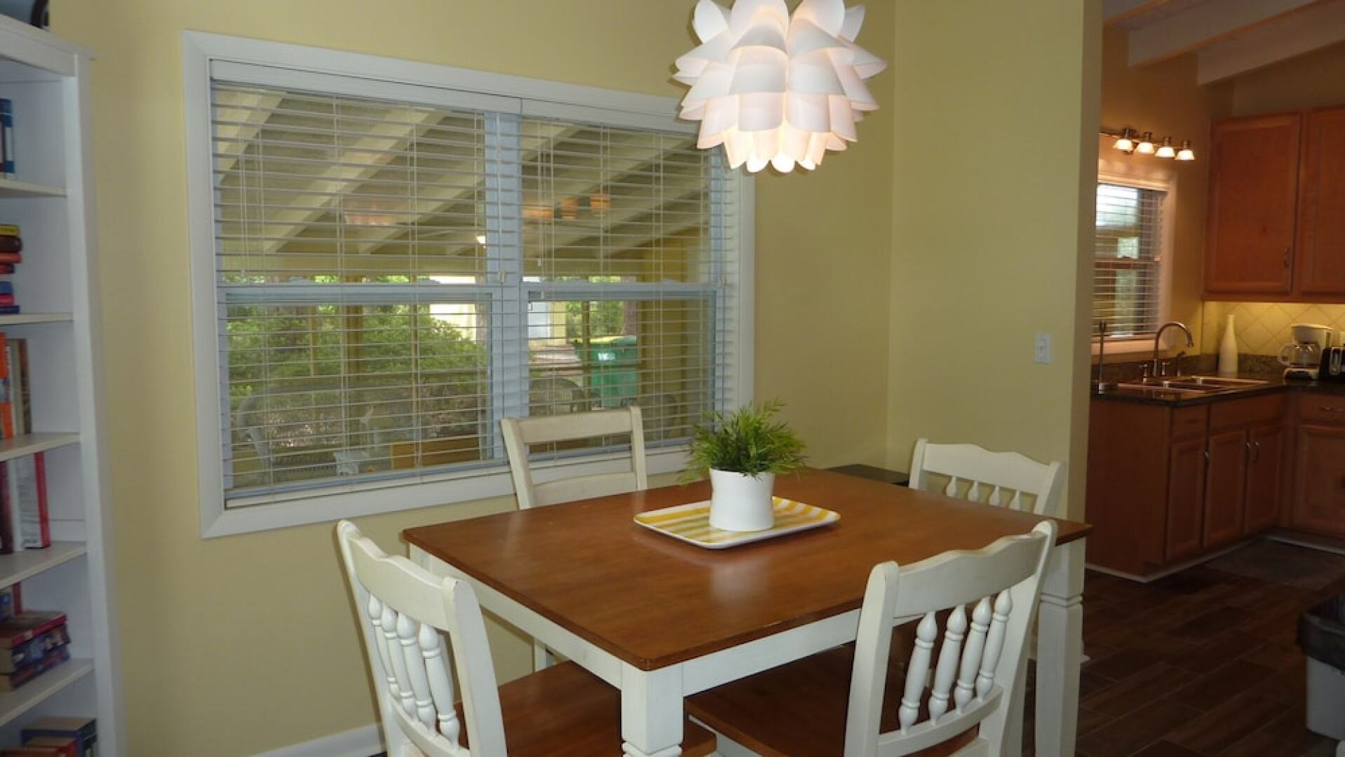 Mellow Yellow - 3 Br Home