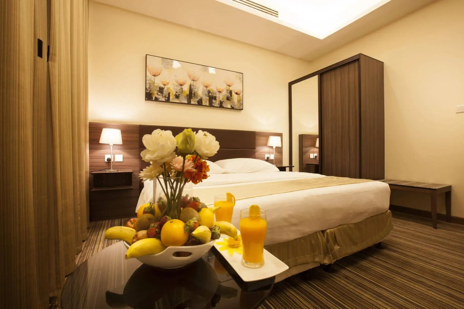 Grand Lily Hotel Suites