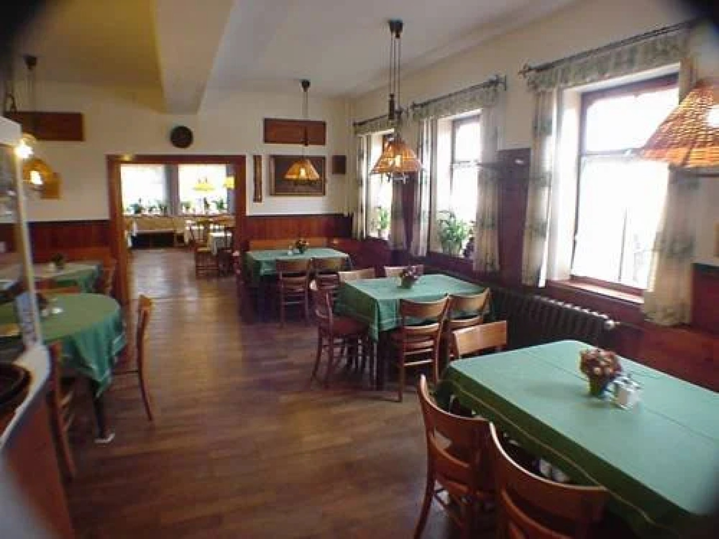 Zum Roten Hirsch im Grünen Wald