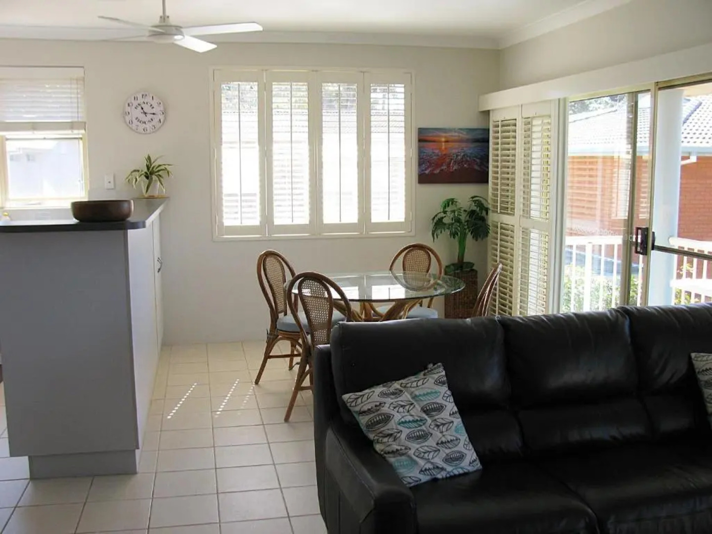 Toowoon Beach View 3br Villa 4 just steps to beach with views