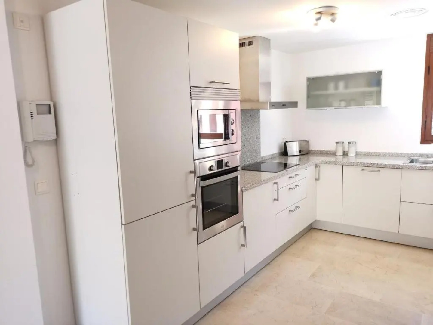 Beautiful penthouse with 3 pools