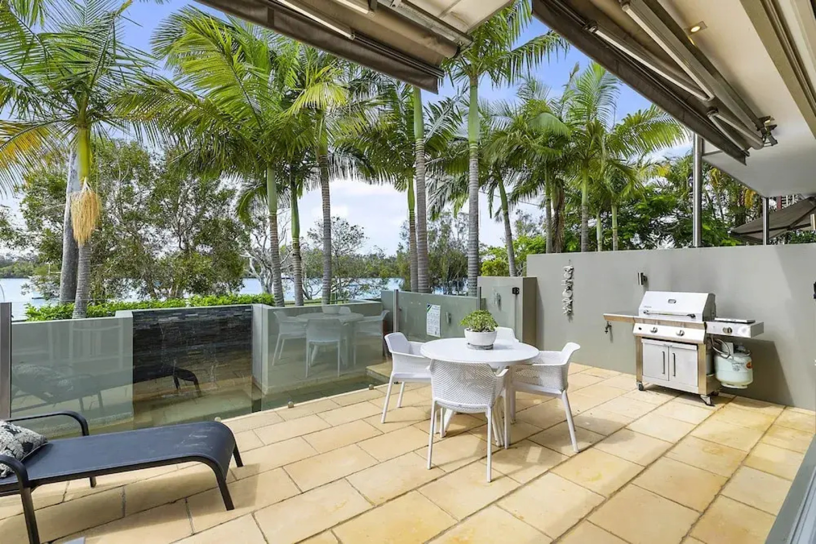 North Facing River Front Stunning Apartment - Unit 2, 9 Hilton Esplanade