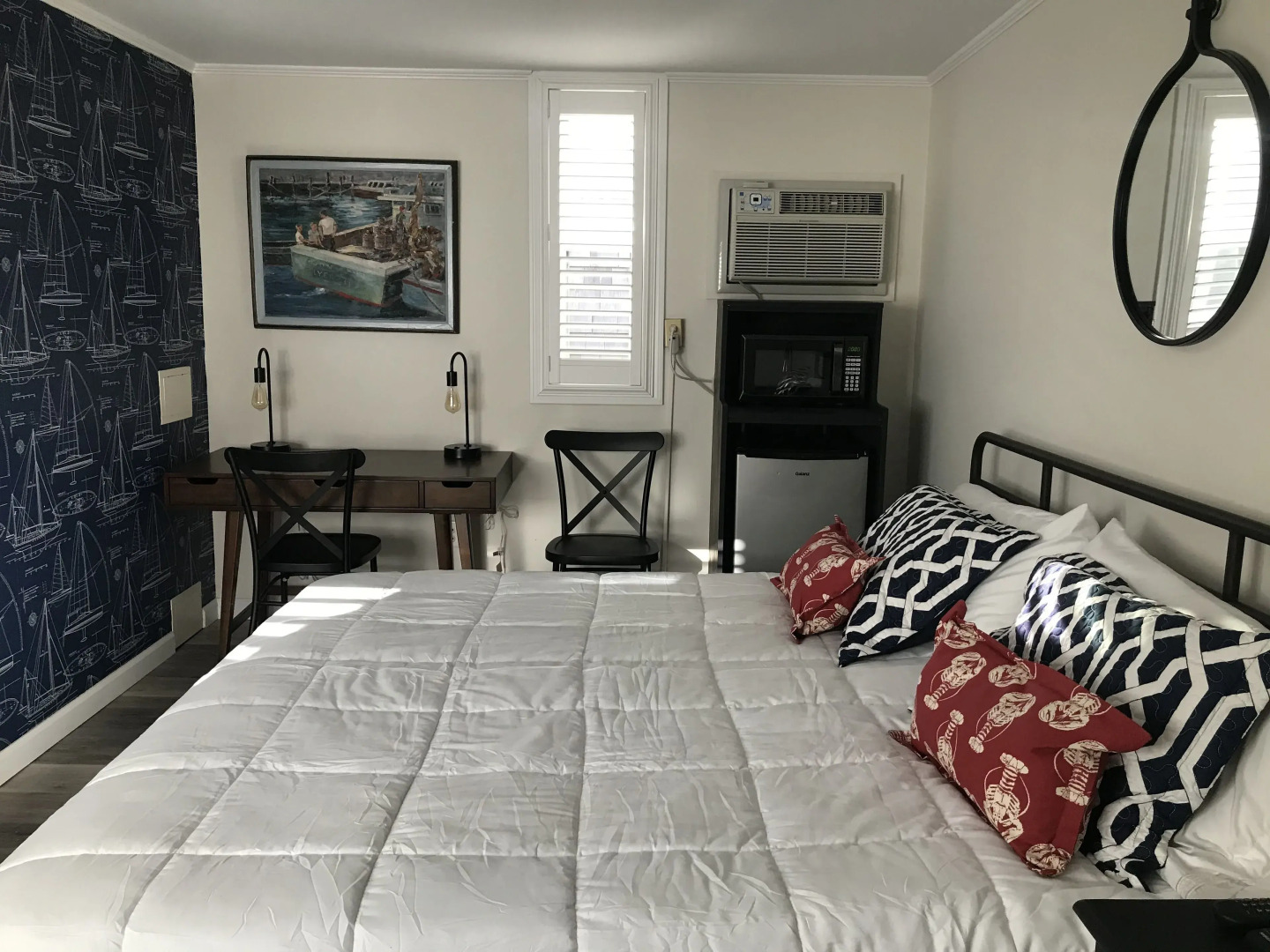 Vineyard Harbor Motel - Private Beach